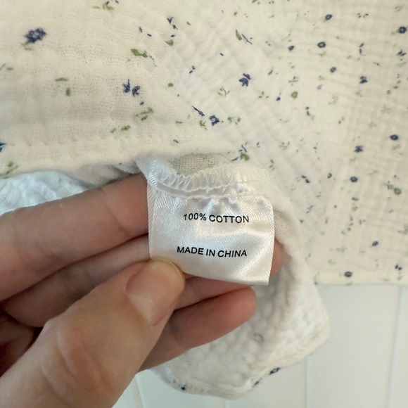 Main Street Exchange White Button-Down Floral Shirt Cotton Gauze - Picture 6 of 6